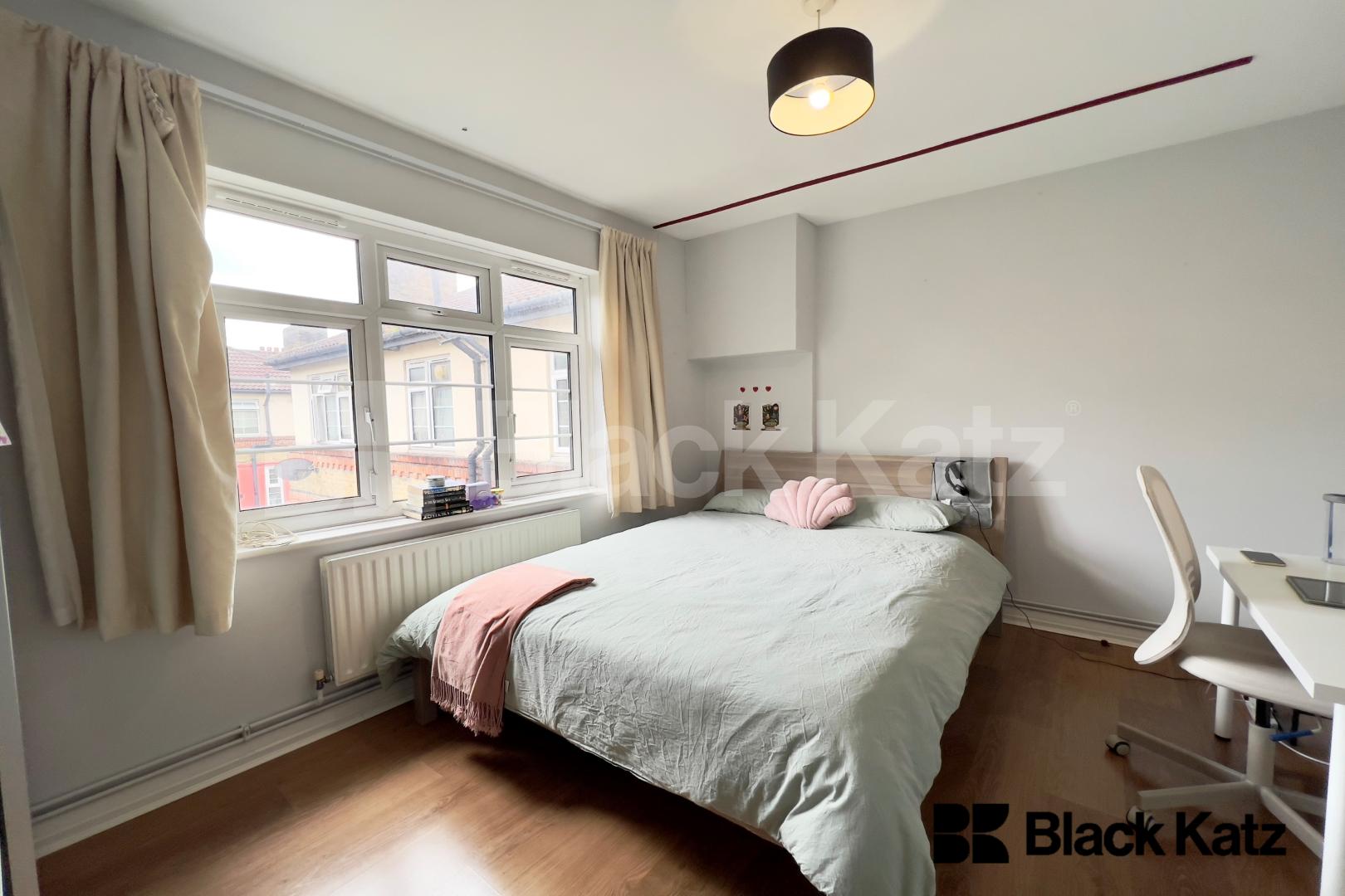 Recently refurbished & offering 730 sq.ft of living and entertaining space  Aberdour Street., Borough